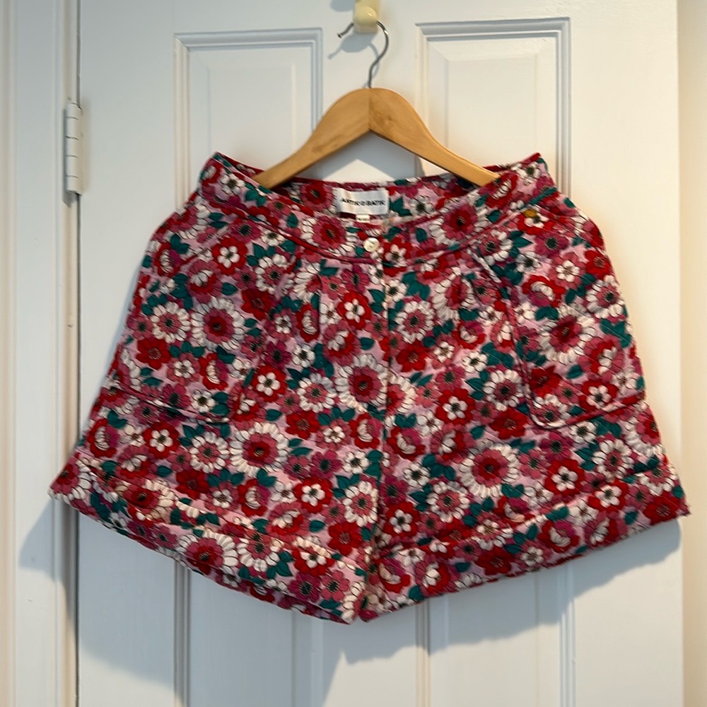 Antik Batik Shorts Size 40